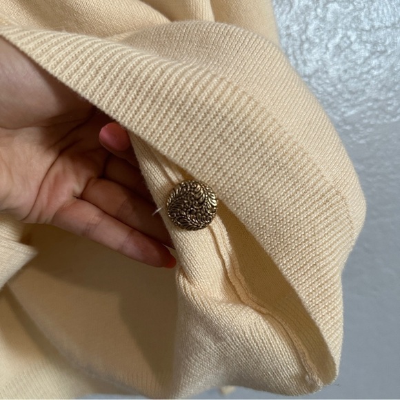 Vintage Butter Yellow Cardigan Wool Button Up Gold Tone Buttons Old Money Size S - Picture 5 of 7